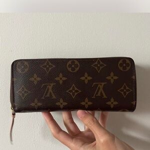 Louis Vuitton “Clemence” wallet